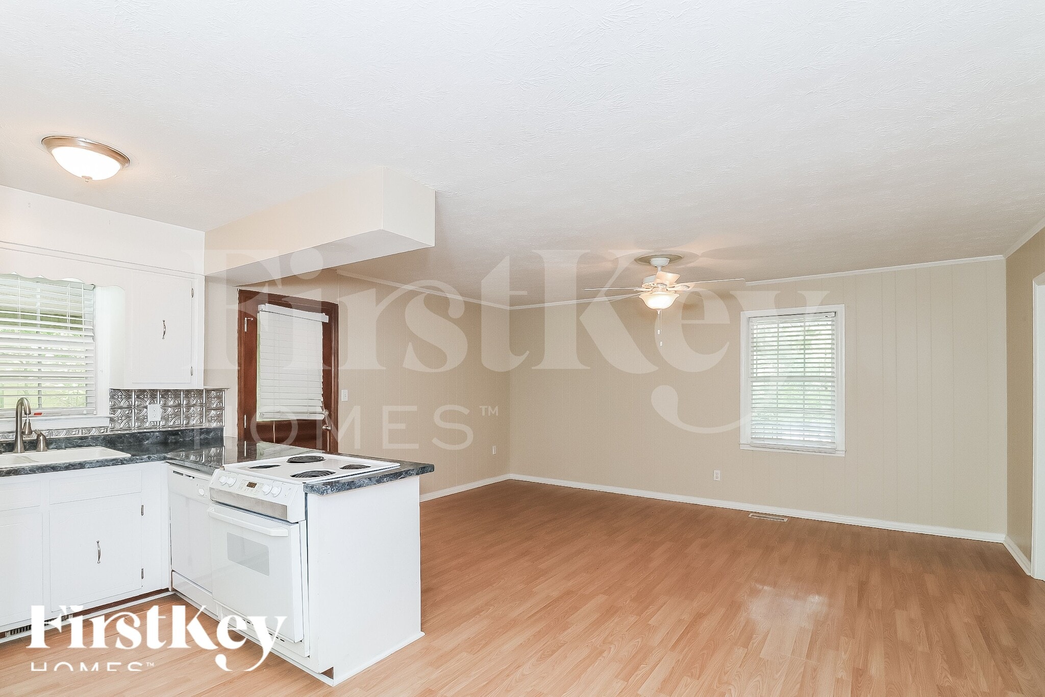 Building Photo - 3082 Lake Ranch Dr