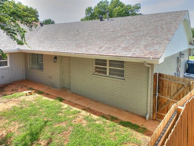 Building Photo - 6312 Overcourt Manor