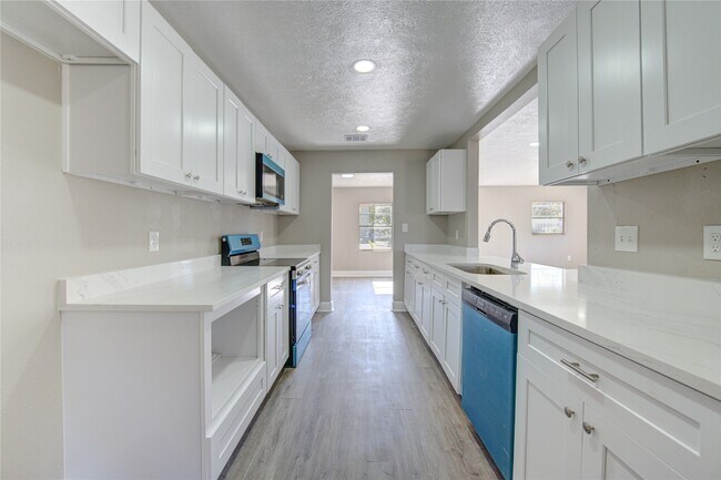 Building Photo - 3020 2nd Ave N