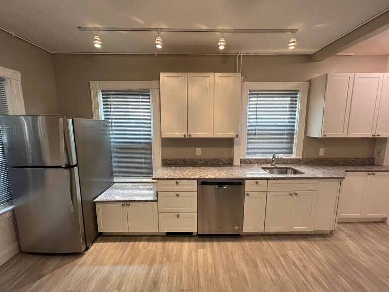 Building Photo - 5 Ibbetson St