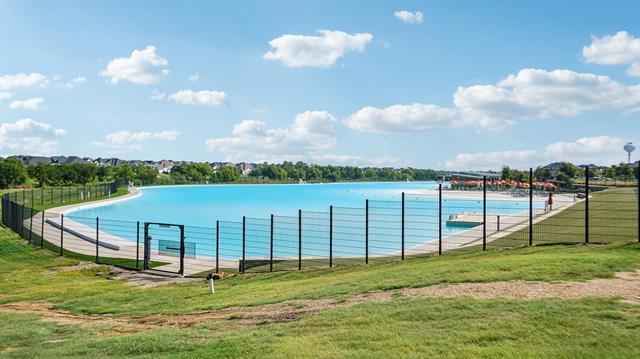 Building Photo - 3661 Rosemont Dr