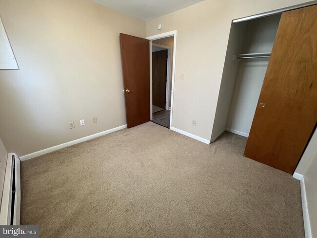 Building Photo - 306 Walnut Ct Way