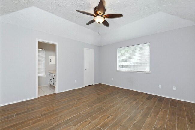 Building Photo - 1534 Vickery Dr