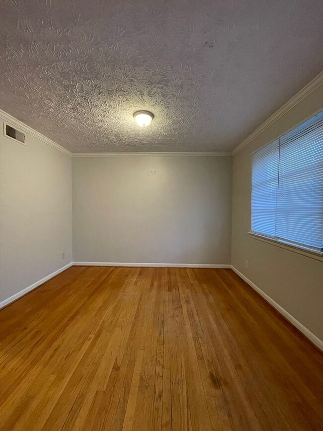 Building Photo - 3551 Cottonwood Dr