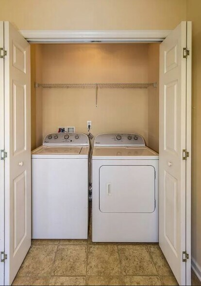 Building Photo - 1721 Elizabeth St