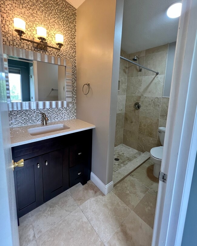 Building Photo - 8859 Eagleview Dr