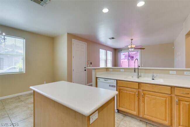 Building Photo - 6840 Frances Celia Ave