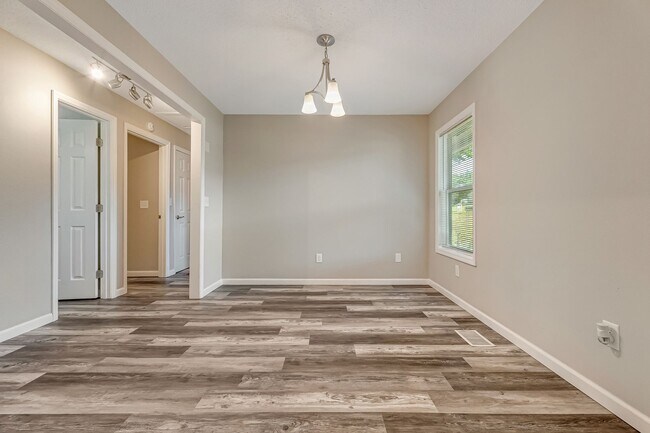 Building Photo - Charming 2-Bedroom, 2-Bath Home in the Heart of Niceville