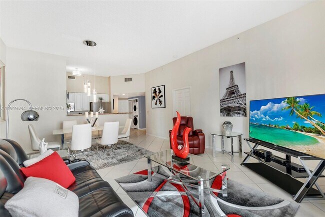 Building Photo - 1155 Brickell Bay Dr