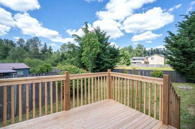 Building Photo - Exquisite 3-bedroom, 2-full bath Home in Puyallup
