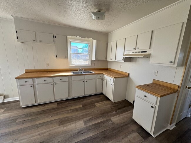 Building Photo - 3/1 in Shelby, NC