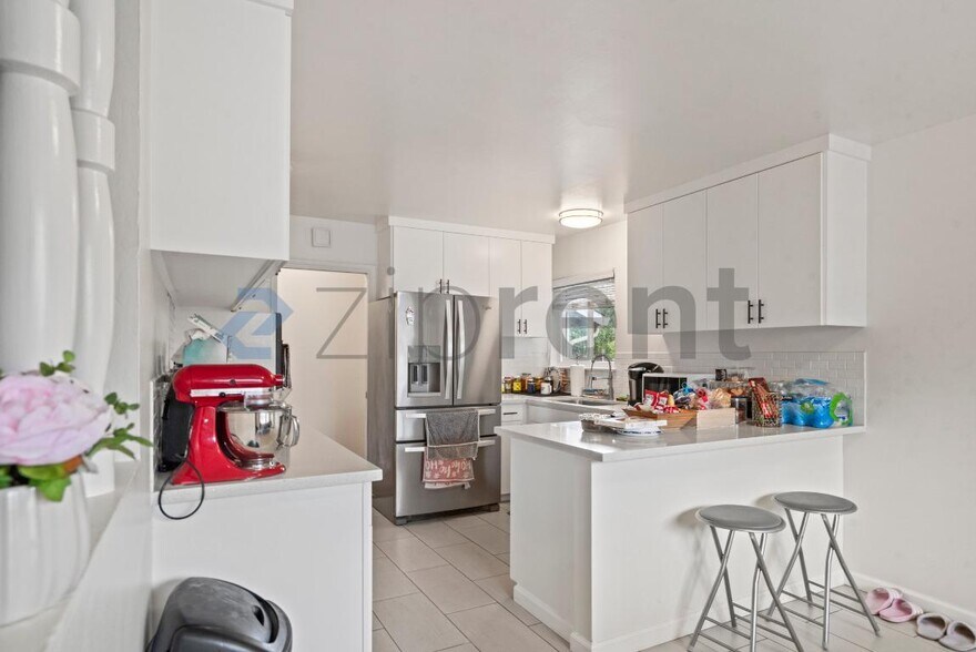 Building Photo - 1462 Ridgewood Dr