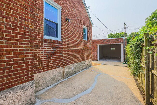 Building Photo - 5319 Plainfield Ave