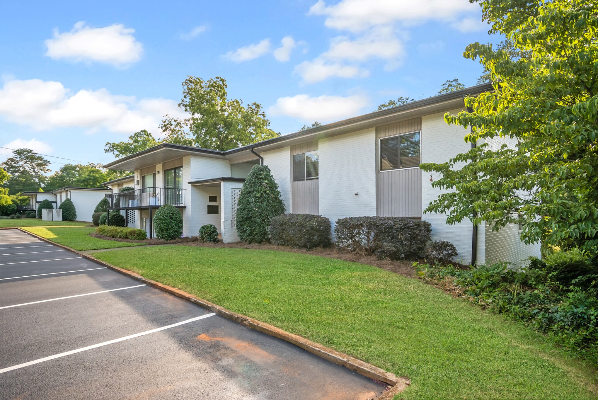 Building Photo - 1794 S Lumpkin St