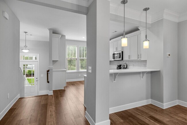 Building Photo - 300 Kara Ln