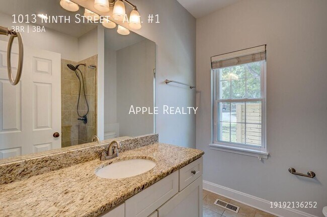 Building Photo - 1013 Ninth Street-Apt. #1