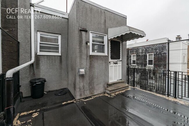 Building Photo - 1325 W Porter St