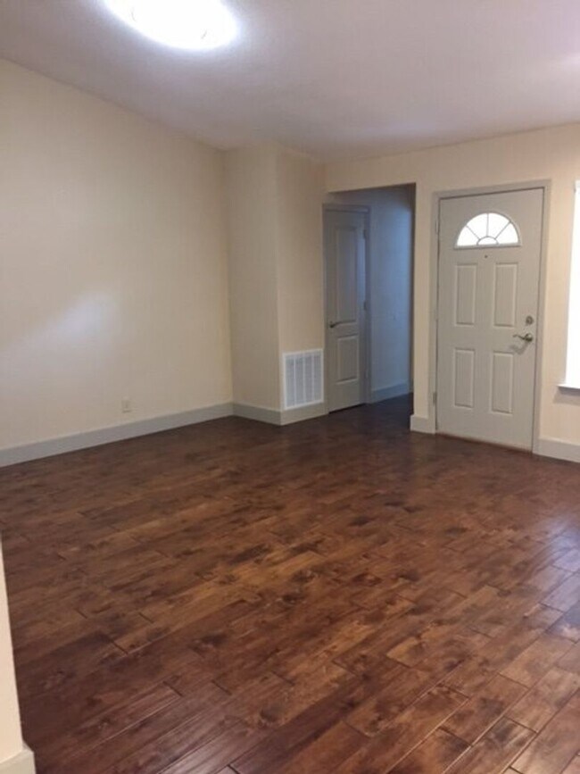 Building Photo - 8021 Bobwhite Dr