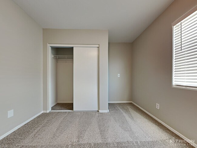 Building Photo - 11409 W Mountain View Dr