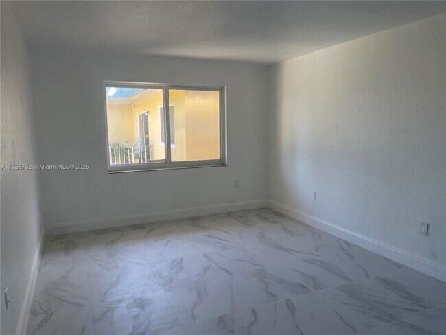 Building Photo - 505 NW 177th St