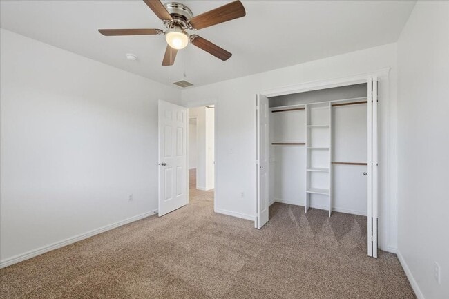Building Photo - 3053 E Calabria Dr