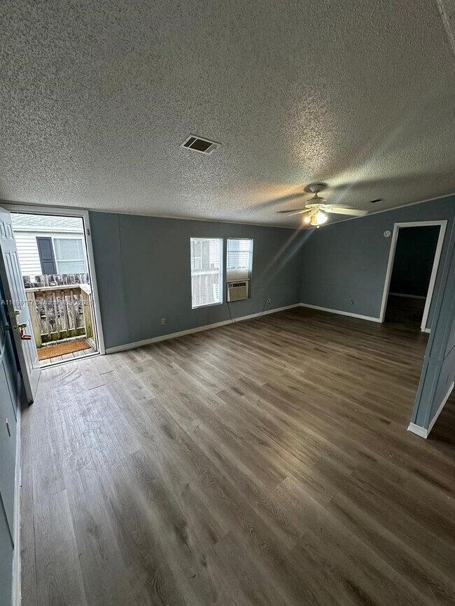 Building Photo - 11863 Atlantic Cir