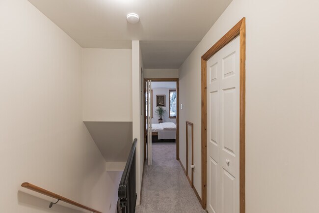 Building Photo - 3 W 1st Ave