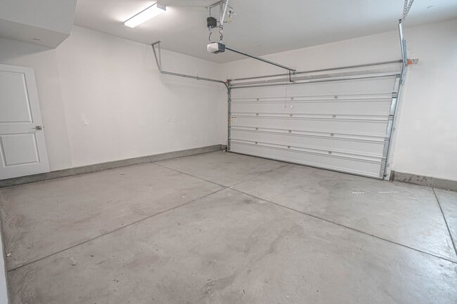 Building Photo - 3-Bedroom Home with Solar Panels & Smart Home Features in Valencia!