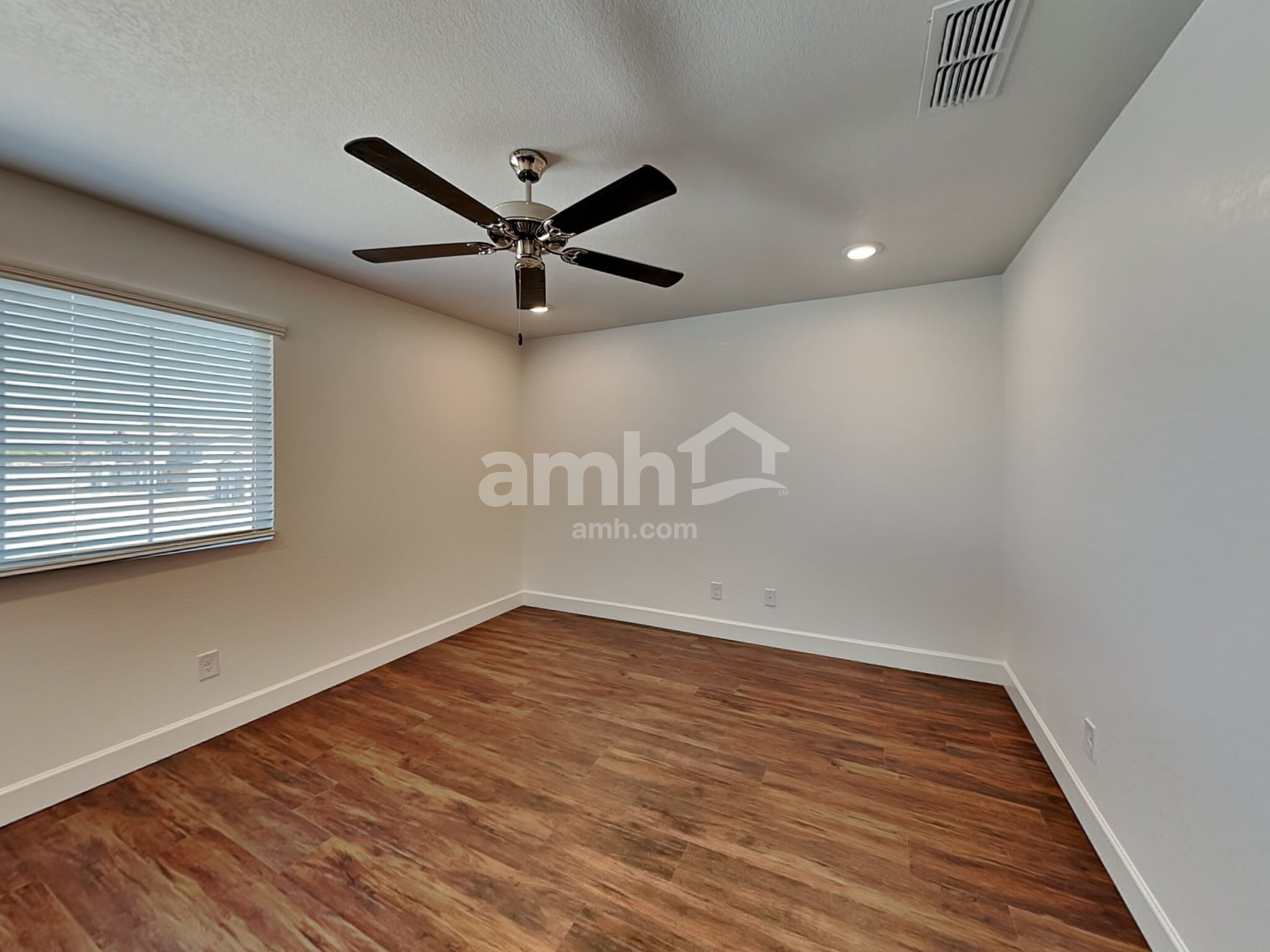 Building Photo - 4219 W St Charles Ave