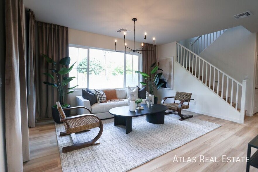 Building Photo - 6532 N 15th Dr