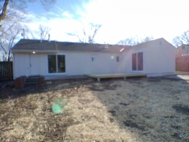 Building Photo - Lovely 3 bedrooms and 2 full baths ranch home located off Antioch Rd on W 81st St in Overland Park