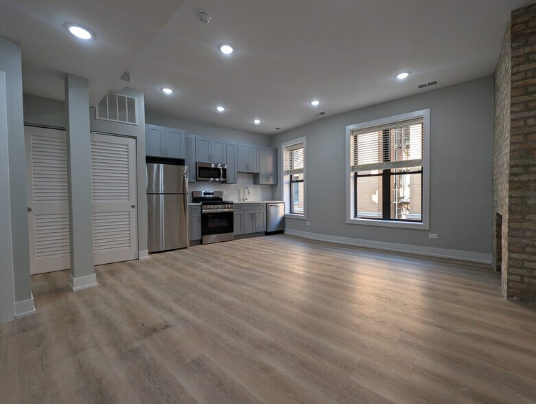 Building Photo - 437 W Belden