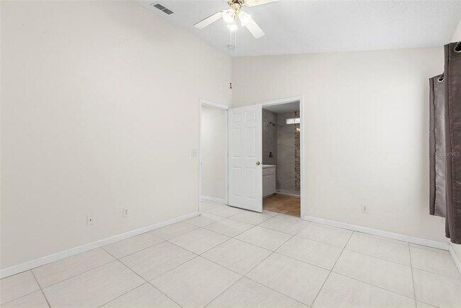 Building Photo - 5204 Creekmore Ln