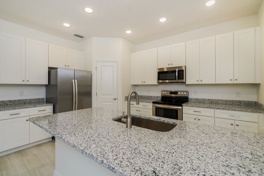 Building Photo - 409 Bay Oak Ln