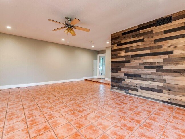 Building Photo - 9805 Murmuring Creek Dr