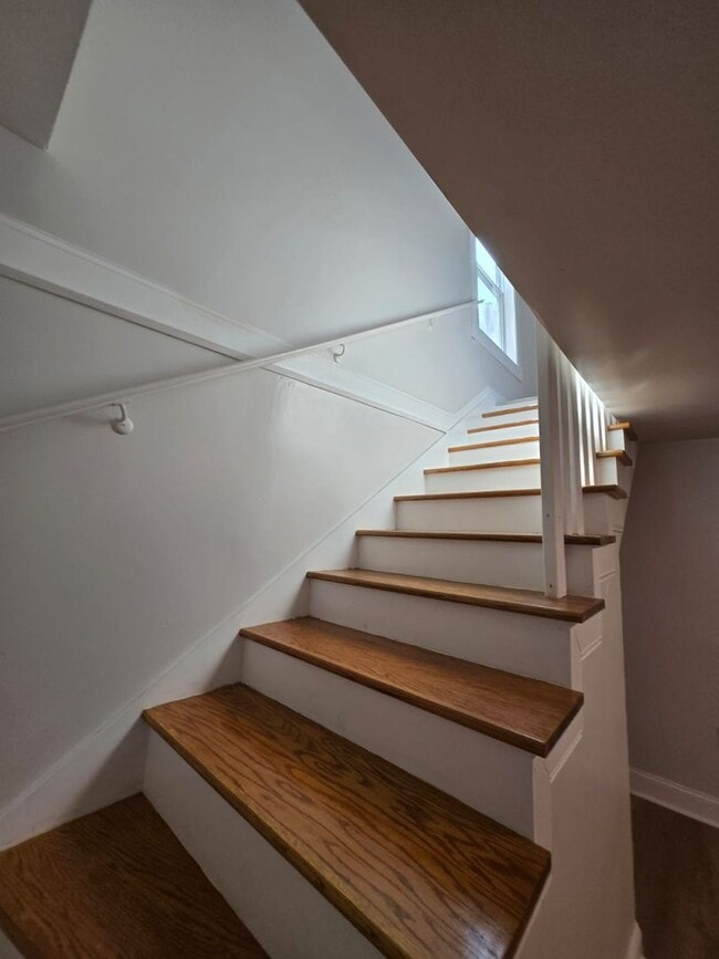 Building Photo - Spacious Single-Family Home in Chattanooga...