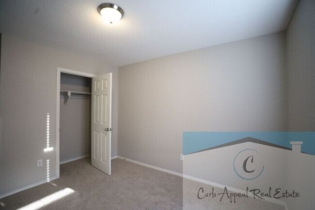 Building Photo - Beautiful 3 bed / 2 bath home with fenced back yard - Nettleton!!