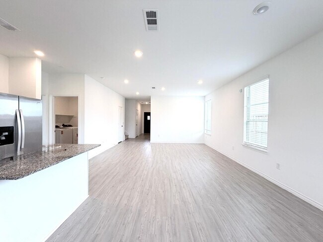 Building Photo - 1372 Bright Hl Dr