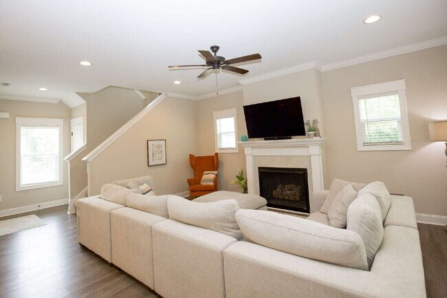 Building Photo - "Charming 4-Bedroom Retreat with Fireplace and 3 Full Baths in Aberdeen!"