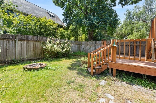 Building Photo - Spacious 3 bedroom, 1 Bath House in Inner SE Portland - Everything Right at Your Doorstep!