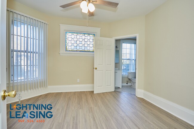 Building Photo - 1840 11th Pl