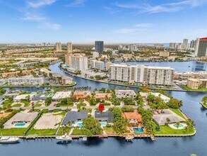 Building Photo - 413 Tamarind Dr