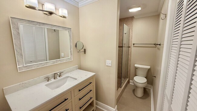 Building Photo - Renovated Home close to TMH avail NOW!!!