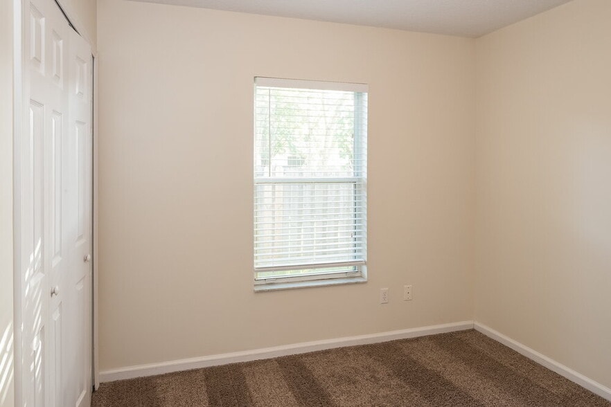 Building Photo - 2204 Francis Lewis Ct