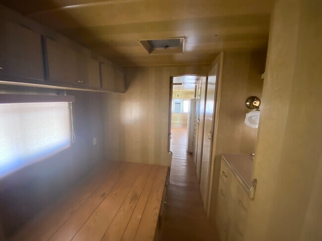 Building Photo - Unique and Spacious home