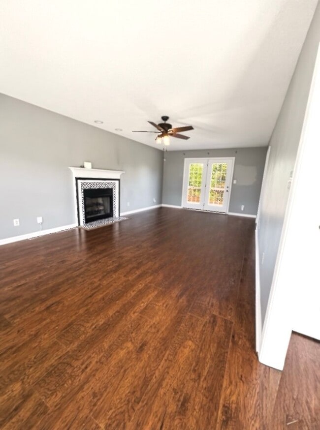 Building Photo - Beautiful 3-BR Colonial with Huge Bonus Room in Summerhaven!