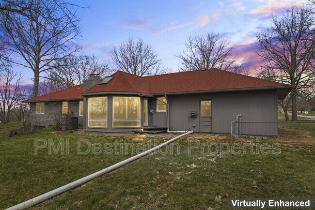 Building Photo - 2081 Willow Ln