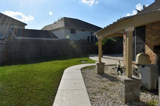 Building Photo - 507 Springhope Ct