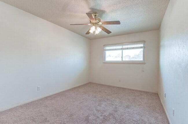 Building Photo - 2012 Court Pl