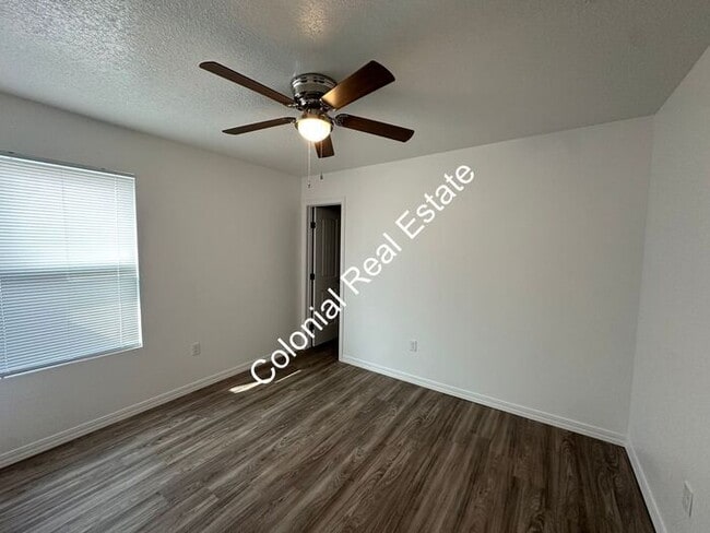 Building Photo - Spacious and updated 2 bedroom 2 bathroom apartment for rent. Central heat and air, granite count...